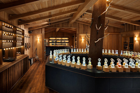 The Tokyo gallery of the Argentinian fragrance brand FUEGUIA 1833.